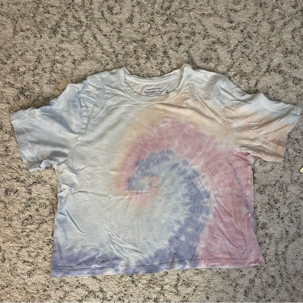 Abercrombie & Fitch Cropped Relaxed Tee Women’s size Medium